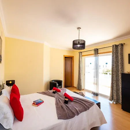 Holiday Home In Albufeira Near Sao Rafael Beach فيلة البوفيرا